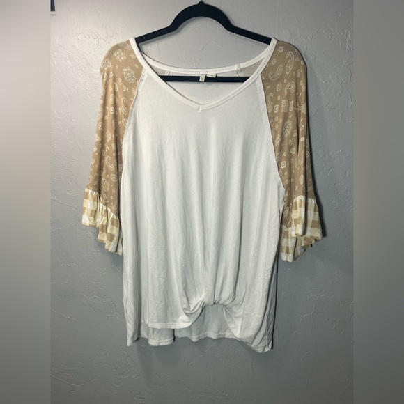 Cato Tops - Cato White Knit Top with Tan Paisley Raglan Sleeves Women's Large